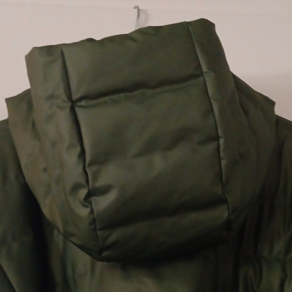 RAINS Trekker Cape Evergreen Large - NWT - Picture 8 of 9